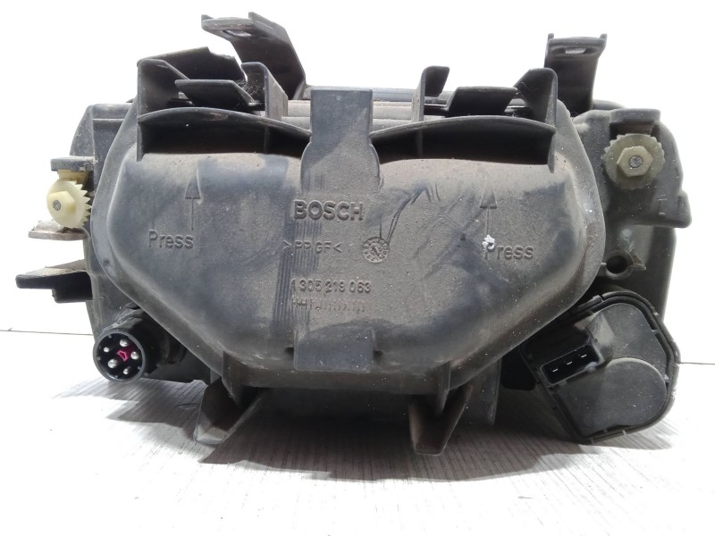 Recambio de faro izquierdo para audi a4 b5 avant (8d5) 1.9 tdi referencia OEM IAM   