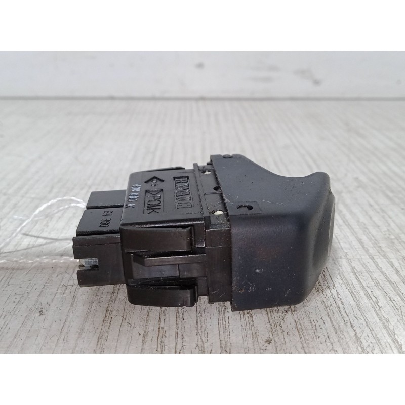 Recambio de mando elevalunas trasero derecho para renault megane i (ba0/1_) 1.9 dci (ba05, ba1f) referencia OEM IAM A1282A  