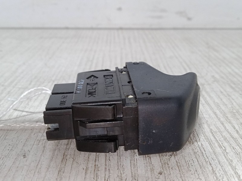 Recambio de mando elevalunas trasero derecho para renault megane i (ba0/1_) 1.9 dci (ba05, ba1f) referencia OEM IAM A1282A  