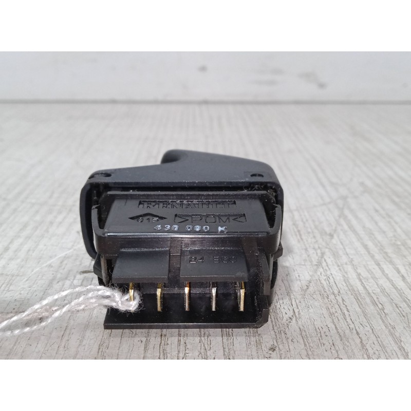 Recambio de mando elevalunas trasero derecho para renault megane i (ba0/1_) 1.9 dci (ba05, ba1f) referencia OEM IAM A1282A  