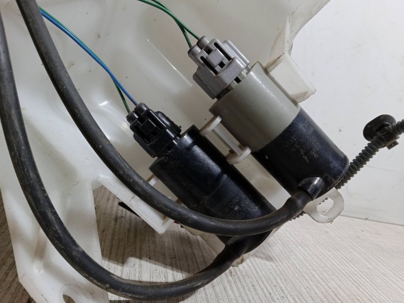 Recambio de botella liquido limpiaparabrisas para peugeot 108 1.2 referencia OEM IAM   