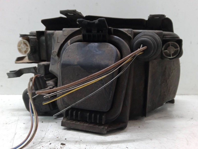 Recambio de faro izquierdo para audi a4 b5 avant (8d5) 1.9 tdi referencia OEM IAM   