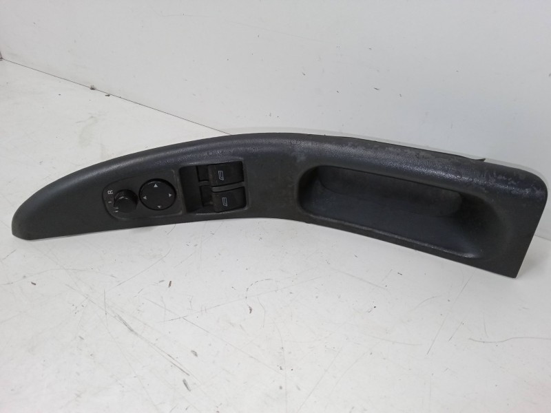 Recambio de mando elevalunas delantero izquierdo para audi a3 (8l1) 1.6 referencia OEM IAM   