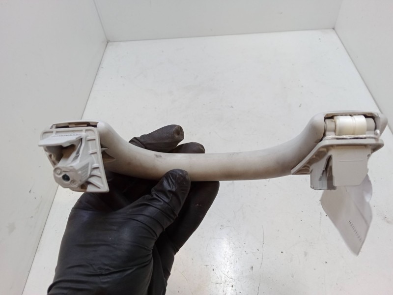 Recambio de asidero del derecho para volkswagen golf v (1k1) 1.4 16v referencia OEM IAM   