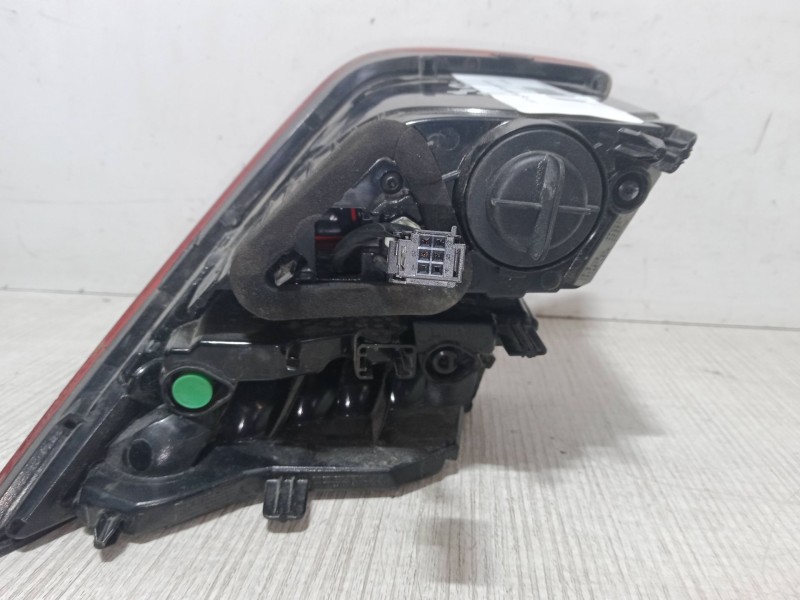Recambio de piloto trasero porton derecho para peugeot 308 ii (lb_, lp_, lw_, lh_, l3_) 1.2 thp 110 referencia OEM IAM 81260201 