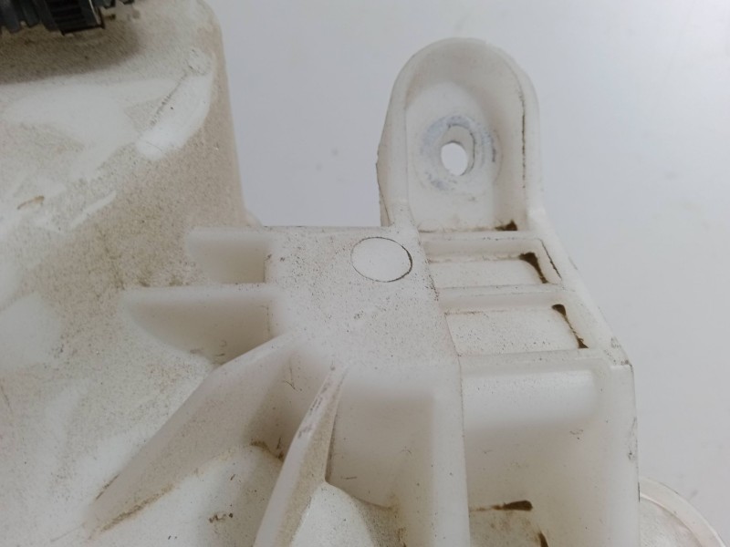 Recambio de botella liquido limpiaparabrisas para peugeot 108 1.2 referencia OEM IAM   