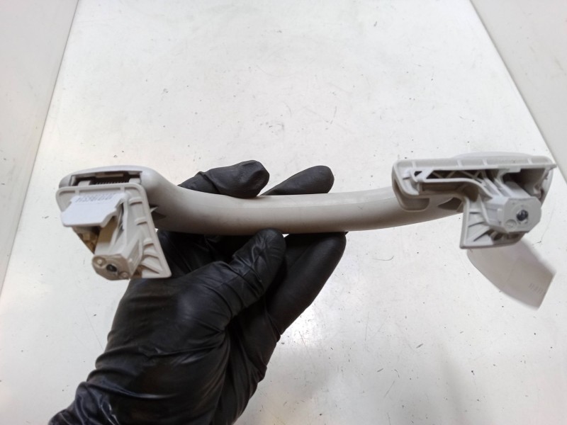 Recambio de asidero trasero derecho para volkswagen golf v (1k1) 1.4 16v referencia OEM IAM   