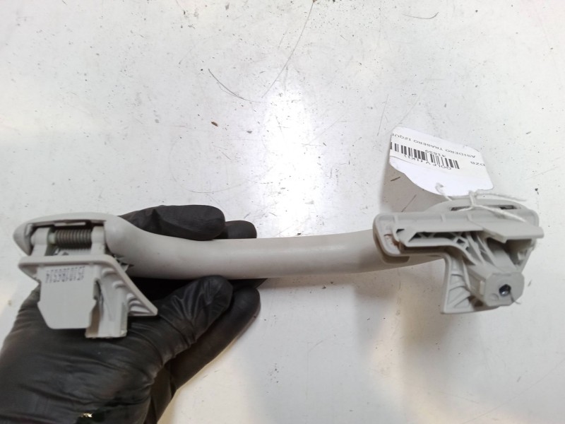 Recambio de asidero trasero izquierdo para volkswagen golf v (1k1) 1.4 16v referencia OEM IAM   