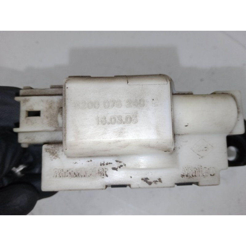 Recambio de cerradura maletero / porton para renault scénic ii (jm0/1_) 1.9 dci (jm0g, jm12, jm1g, jm2c) referencia OEM IAM 8200