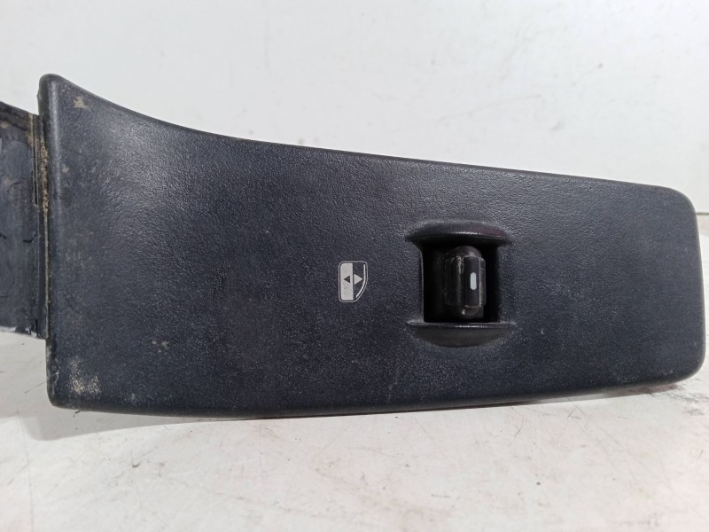 Recambio de mando elevalunas trasero izquierdo para jeep grand cherokee ii (wj, wg) 3.1 td 4x4 referencia OEM IAM 820926.VB5145 