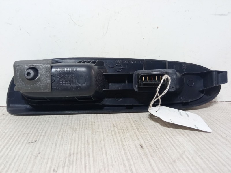 Recambio de mando elevalunas delantero derecho para renault clio ii (bb_, cb_) 1.6 (b/cb0d, bb00) referencia OEM IAM 7700433532E