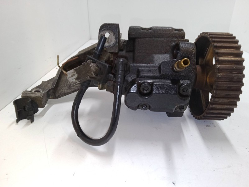 Recambio de bomba inyeccion para renault megane i grandtour (ka0/1_) 1.9 dci (ka05, ka1f) referencia OEM IAM 7700104018D  