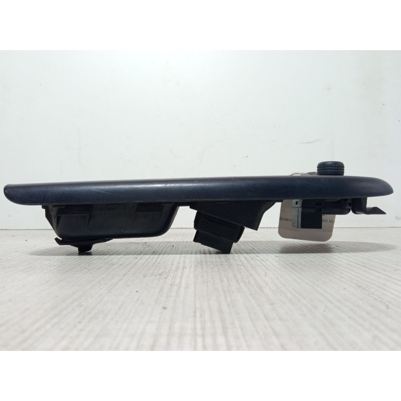 Recambio de mando elevalunas delantero izquierdo para renault clio ii (bb_, cb_) 1.6 (b/cb0d, bb00) referencia OEM IAM 770043353