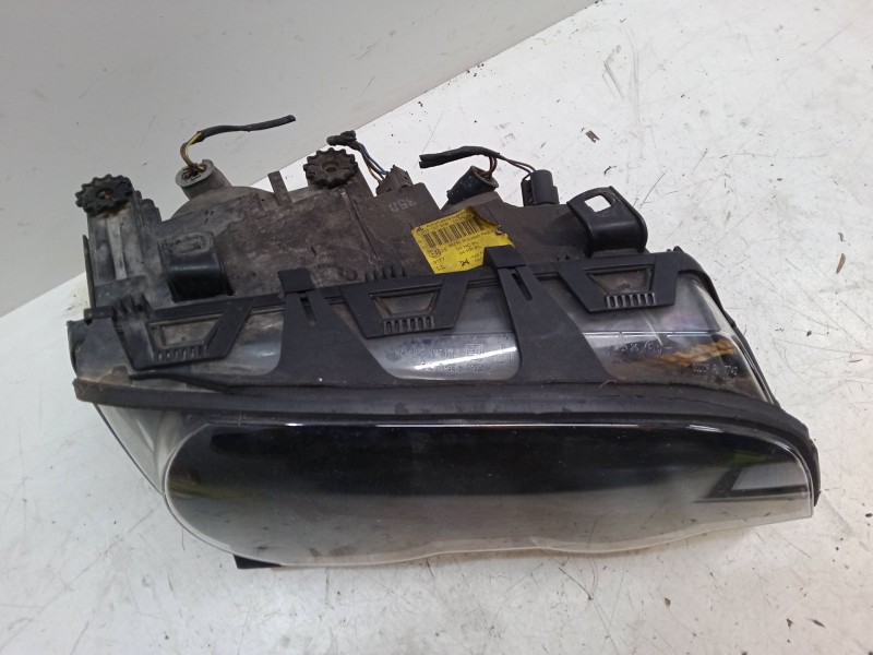 Recambio de faro derecho para bmw 3 coupé (e46) 323 ci referencia OEM IAM   