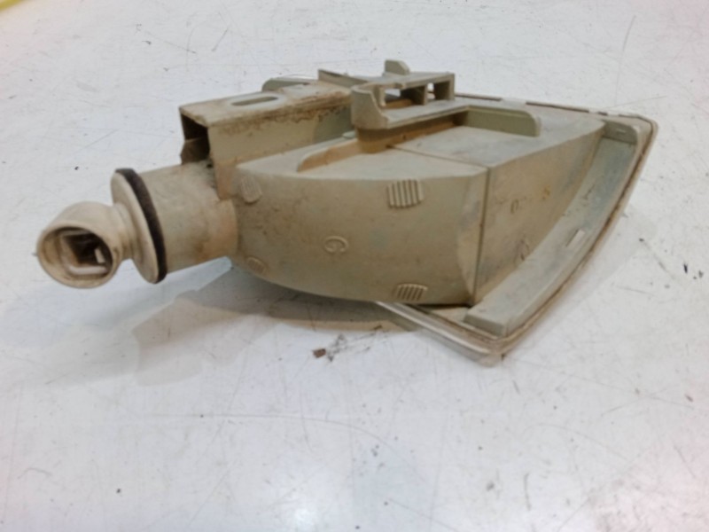 Recambio de intermitente delantero izquierdo para peugeot 205 ii (20a/c) 1.4 referencia OEM IAM    Recambio de intermitente delantero izquierdo para peugeot 205 ii (20a/c) 1.4 referencia OEM IAM