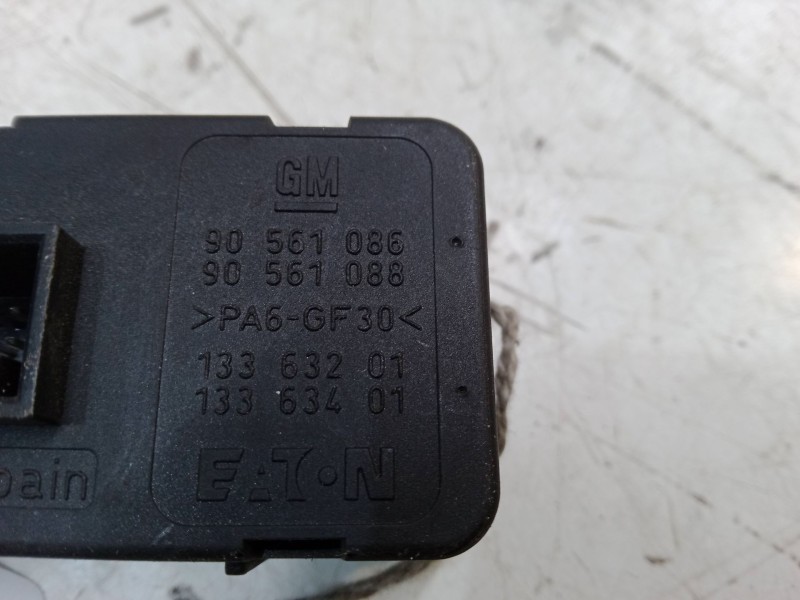 Recambio de mando elevalunas delantero izquierdo para opel astra g station wagon (t98) 1.8 16v (f35) referencia OEM IAM 90561086
