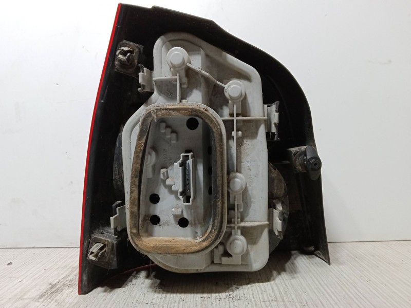 Recambio de piloto trasero derecho para volkswagen polo (9n_, 9a_) 1.2 referencia OEM IAM   