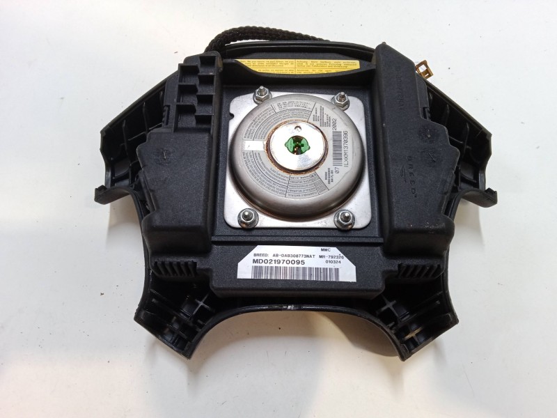 Recambio de airbag volante para mitsubishi montero io i (h6_w, h7_w) 1.8 (h76w, h66w) referencia OEM IAM    Recambio de airbag volante para mitsubishi montero io i (h6_w, h7_w) 1.8 (h76w, h66w) referencia OEM IAM