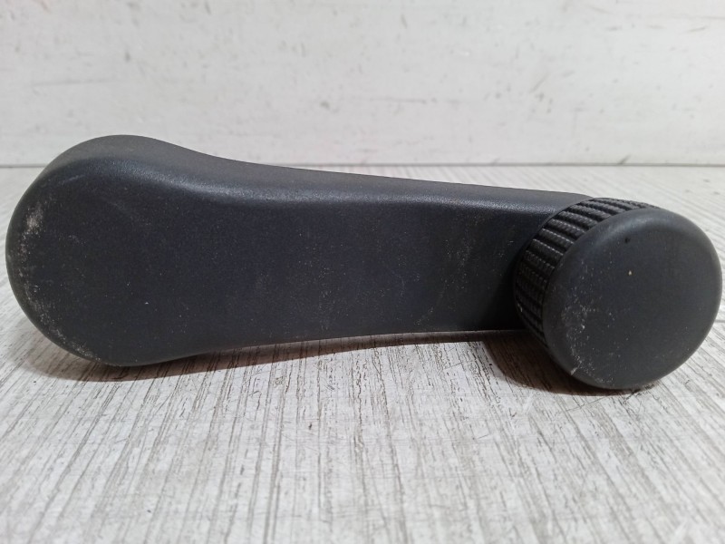 Recambio de maneta elevalunas puerta trasera izquierda para volkswagen polo (9n_, 9a_) 1.2 12v referencia OEM IAM   