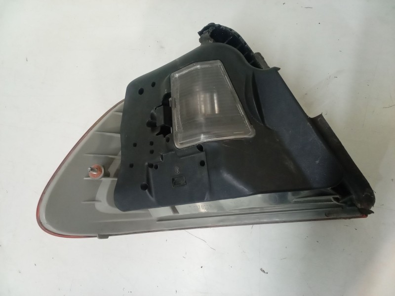 Recambio de piloto trasero derecho para bmw 3 coupé (e46) 323 ci referencia OEM IAM   