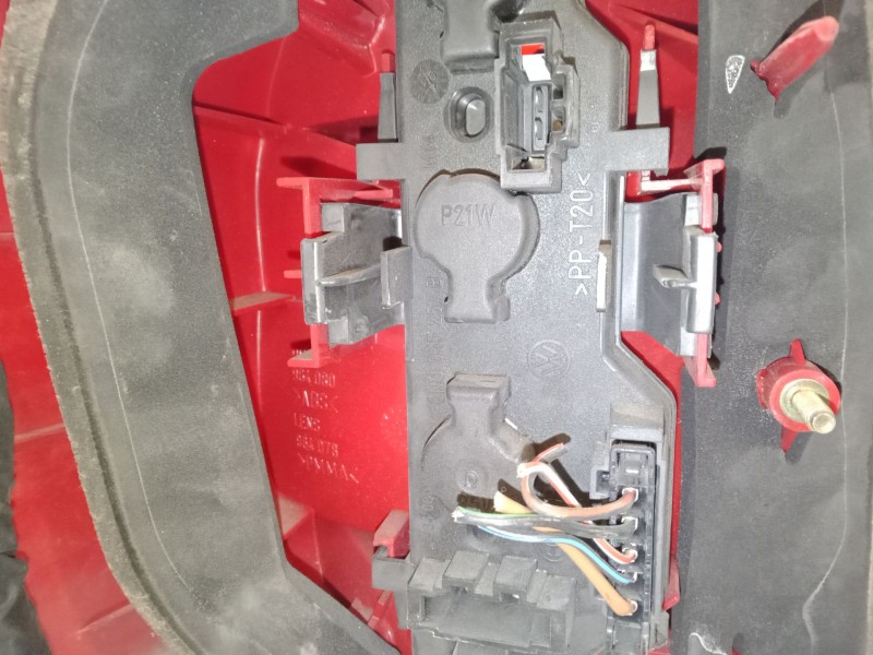 Recambio de piloto trasero derecho para volkswagen polo (6n2) 1.4 16v referencia OEM IAM   