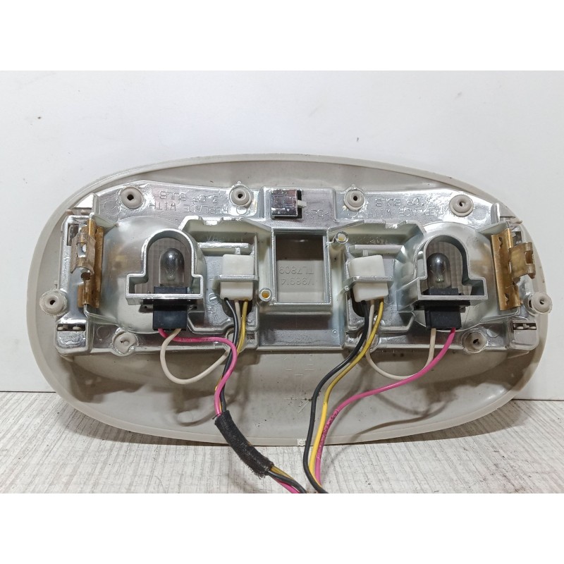 Recambio de luz interior delantera para jeep grand cherokee ii (wj, wg) 3.1 td 4x4 referencia OEM IAM VA8111 820267 