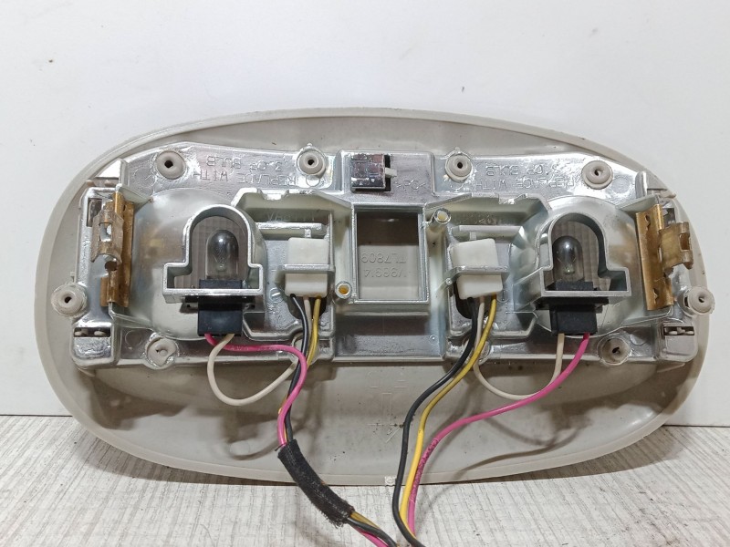 Recambio de luz interior delantera para jeep grand cherokee ii (wj, wg) 3.1 td 4x4 referencia OEM IAM VA8111 820267 