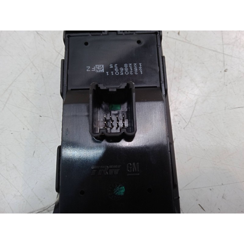 Recambio de mando elevalunas delantero izquierdo para opel astra j (p10) 1.7 cdti (68) referencia OEM IAM 13305011  251869