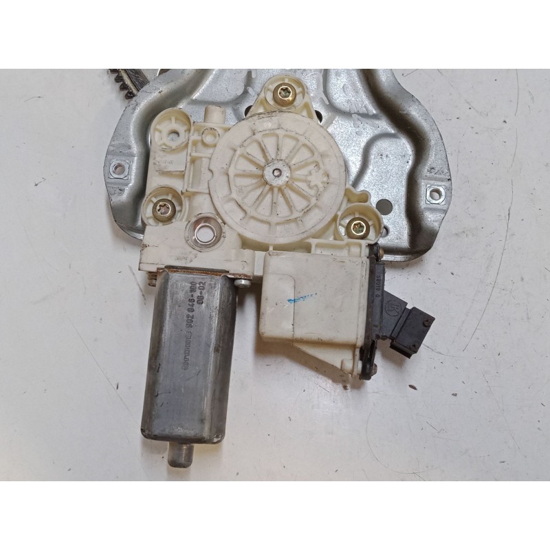 Recambio de elevalunas electrico delantero derecho para toyota corolla (_e12_) 1.4 d (nde120_) referencia OEM IAM 991668104  
