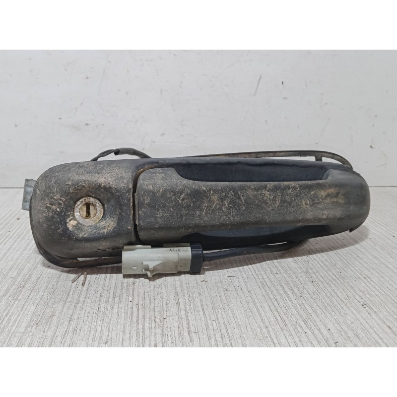 Recambio de maneta exterior puerta delantera izquierda para jeep grand cherokee ii (wj, wg) 3.1 td 4x4 referencia OEM IAM   