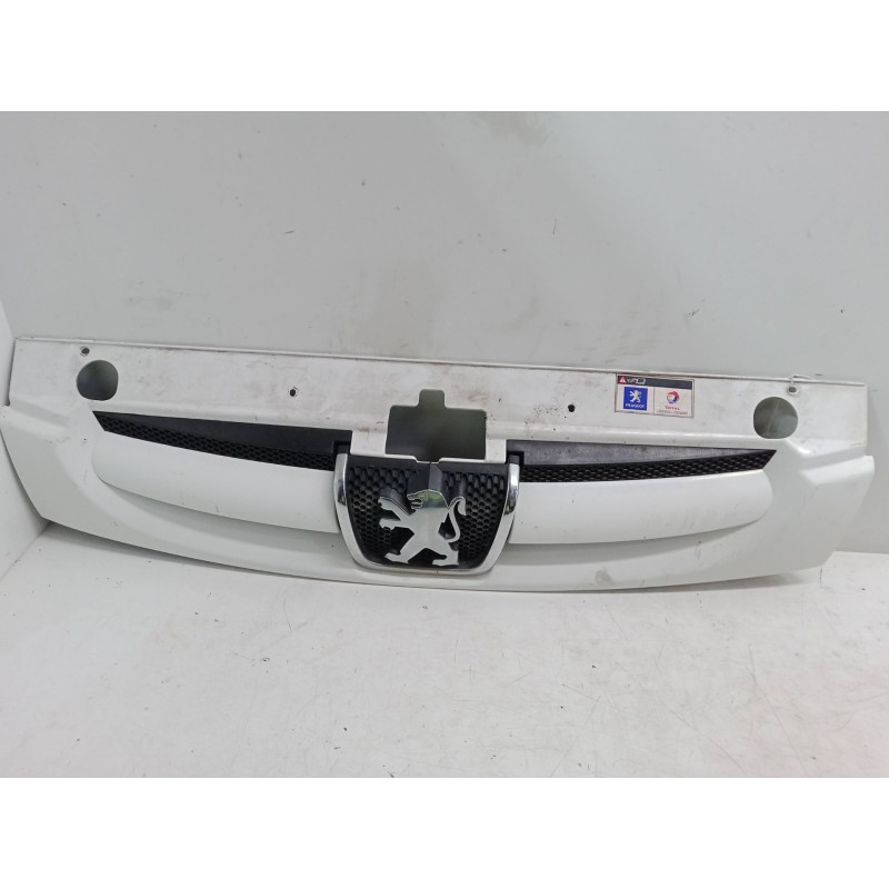 Recambio de rejillas capo para peugeot partner caja/chasis 1.6 hdi referencia OEM IAM   