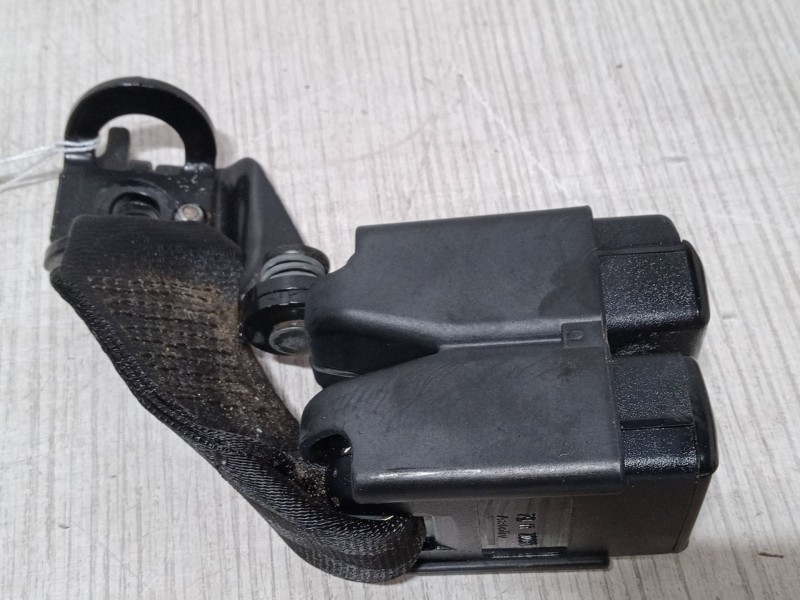 Recambio de anclaje cinturon trasero derecho para renault megane i (ba0/1_) 1.9 dci (ba05, ba1f) referencia OEM IAM A9126  