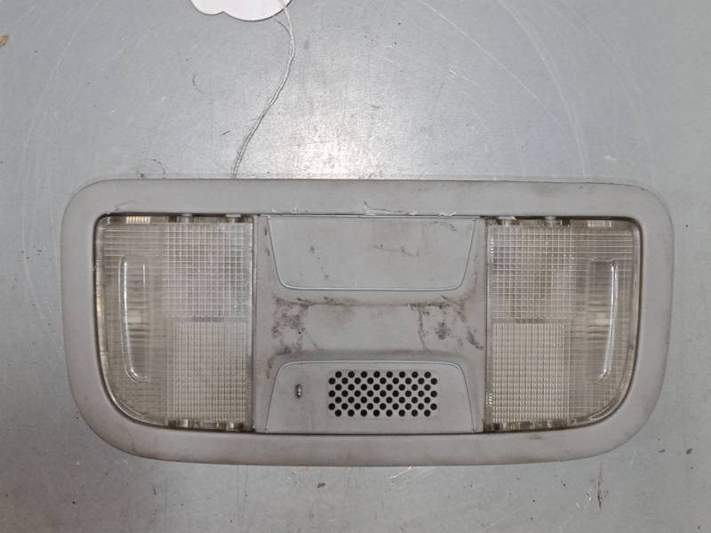 LUZ INTERIOR DELANTERA 