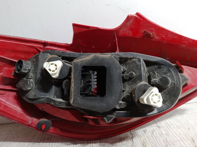 Recambio de piloto trasero derecho para opel corsa d (s07) 1.0 (l08, l68) referencia OEM IAM   