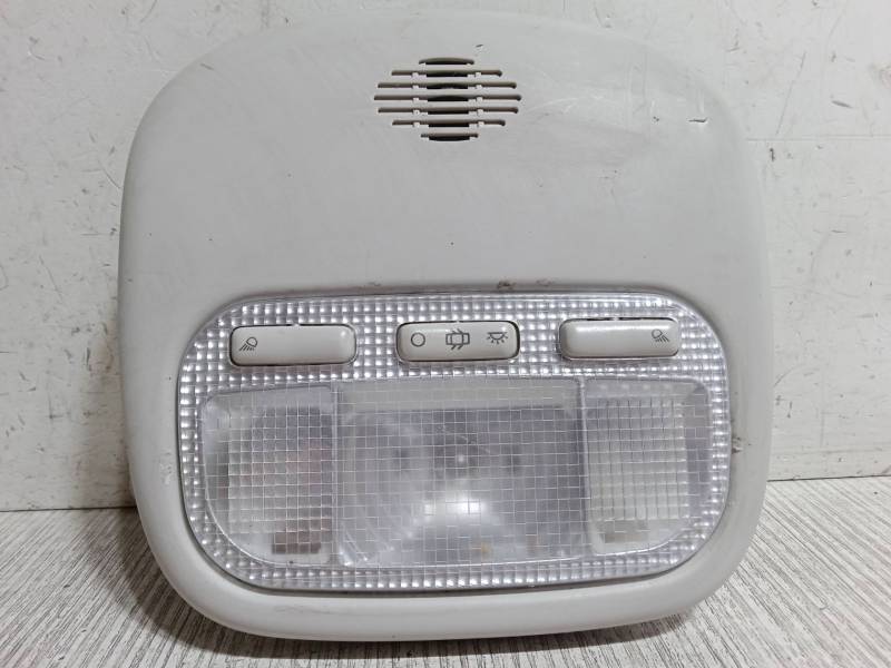 LUZ INTERIOR DELANTERA 