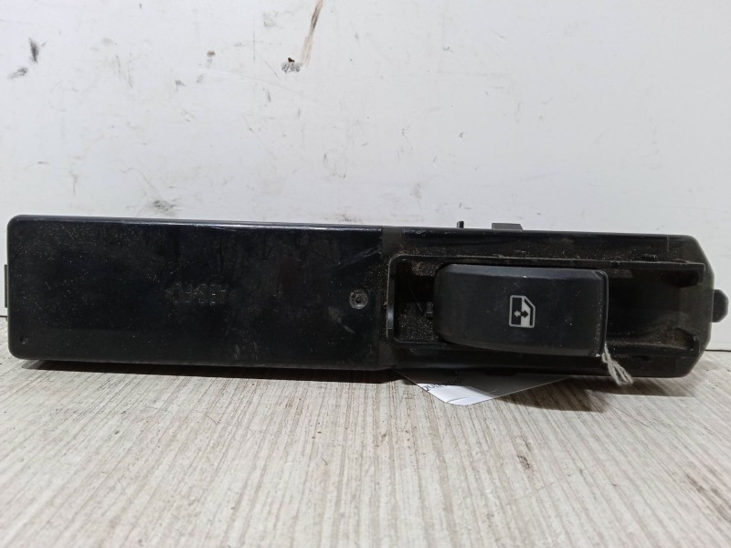 Recambio de mando elevalunas delantero izquierdo para cadillac bls wagon 1.9 d referencia OEM IAM   