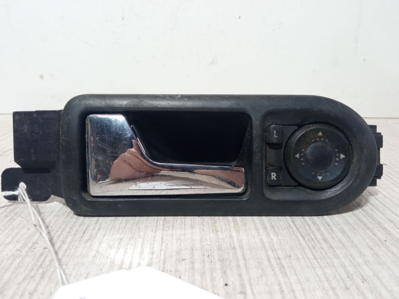 Recambio de maneta interior puerta delantera izquierda para volkswagen golf iv (1j1) 1.9 tdi referencia OEM IAM 3B1837113G  