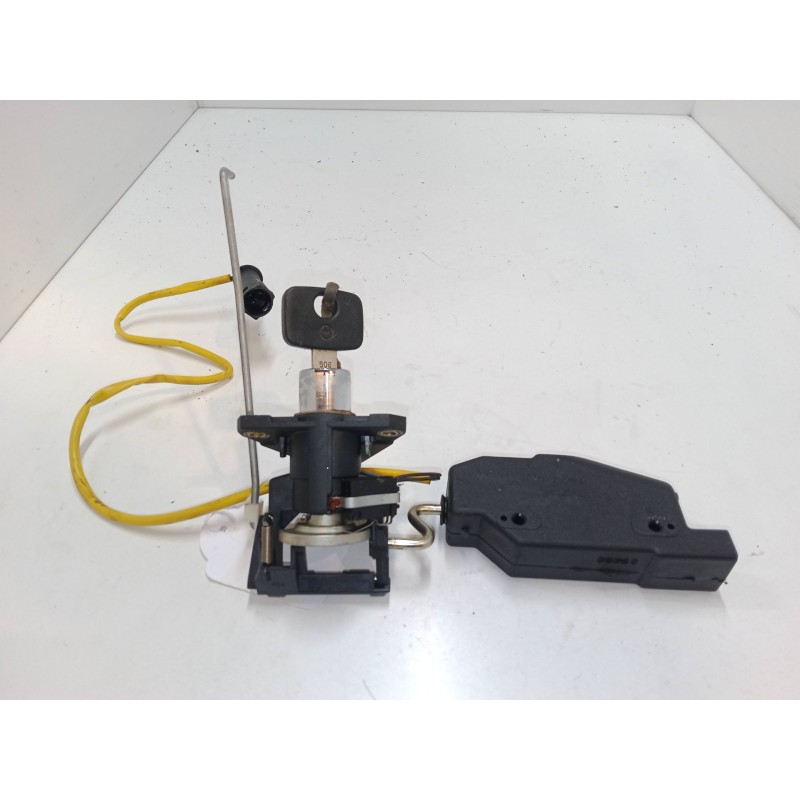 Recambio de bombin porton trasero para opel corsa b (s93) 1.4 si (f08, f68, m68) referencia OEM IAM   