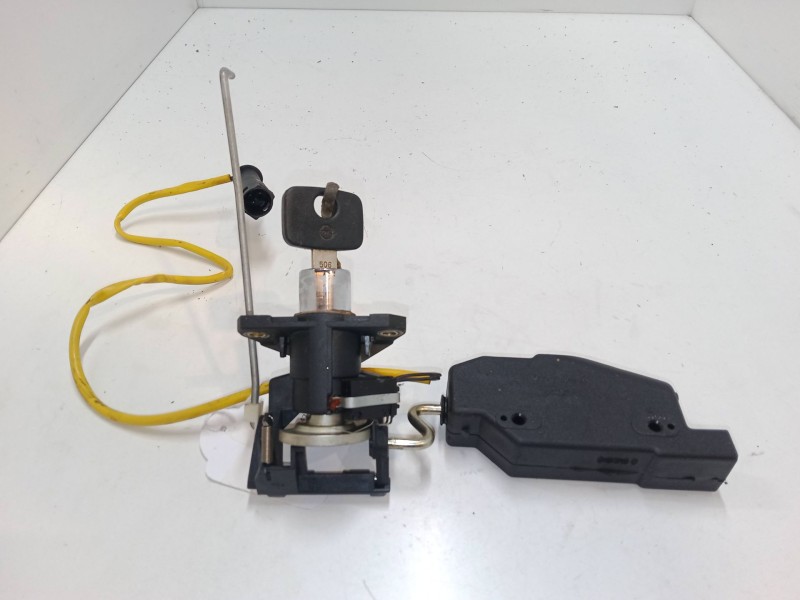 Recambio de bombin porton trasero para opel corsa b (s93) 1.4 si (f08, f68, m68) referencia OEM IAM   