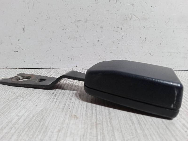 ANCLAJE CINTURON DELANTERO IZQUIERDO 