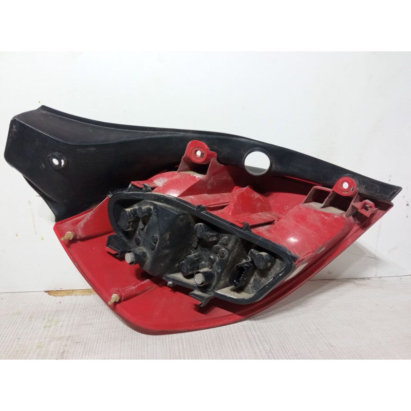 Recambio de piloto trasero derecho para renault clio iii (br0/1, cr0/1) 1.2 16v (br02, br0j, br11, cr02, cr0j, cr11) referencia 