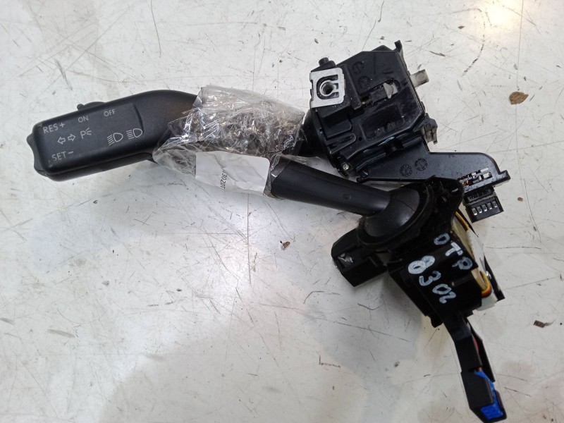 Recambio de mando luces para seat leon (1p1) 1.9 tdi referencia OEM IAM   