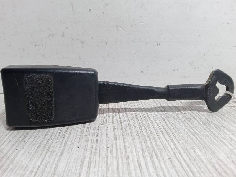 ANCLAJE CINTURON DELANTERO DERECHO 