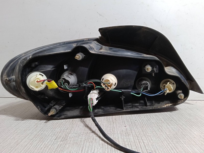 Recambio de piloto trasero derecho para hyundai lantra ii (j-2) 1.9 d referencia OEM IAM   