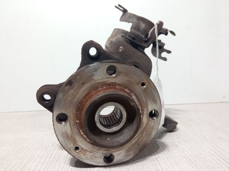 Recambio de mangueta delantera izquierda para peugeot partner caja/chasis 1.6 hdi referencia OEM IAM   