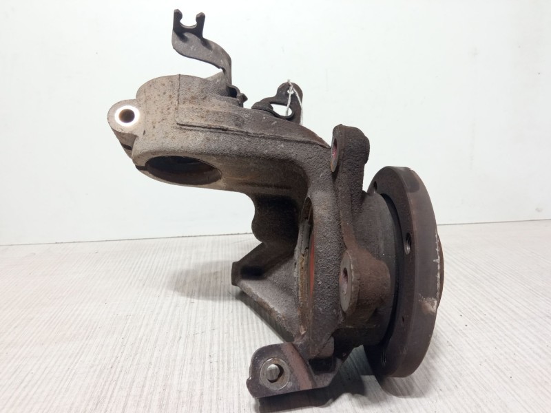 Recambio de mangueta delantera izquierda para peugeot partner caja/chasis 1.6 hdi referencia OEM IAM   