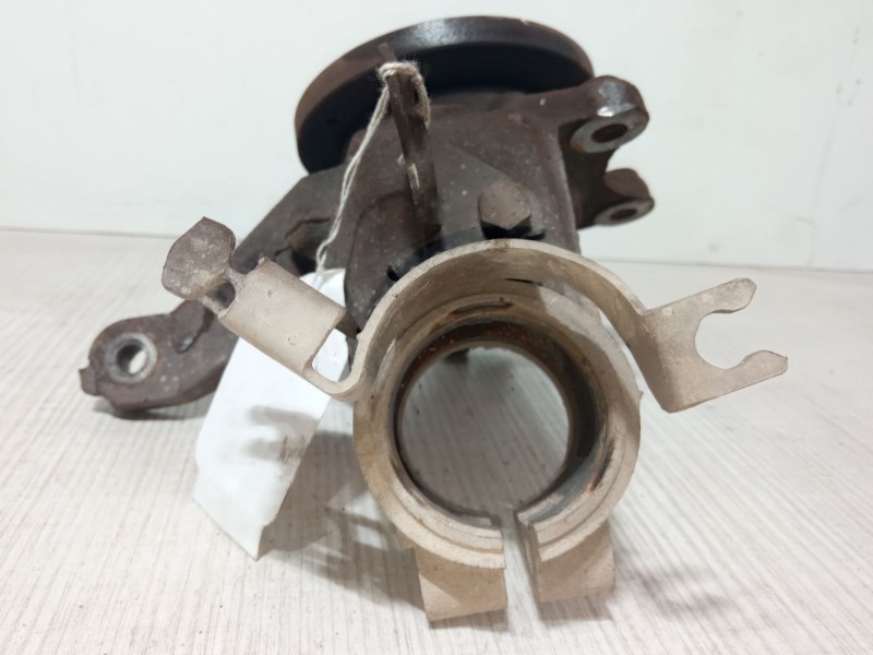 Recambio de mangueta delantera izquierda para peugeot partner caja/chasis 1.6 hdi referencia OEM IAM   