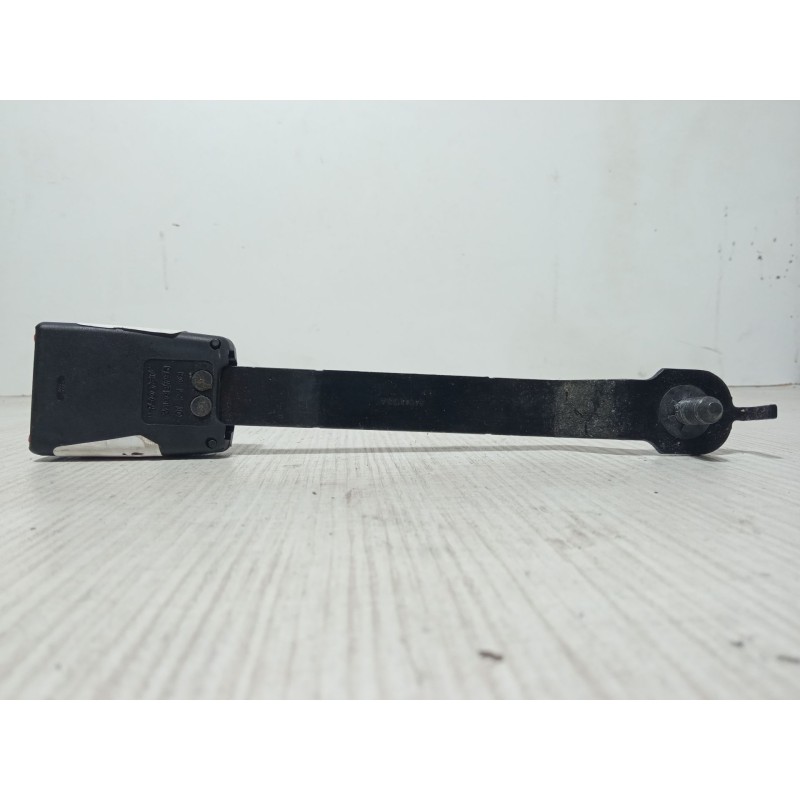 Recambio de anclaje cinturon delantero derecho para renault clio iii (br0/1, cr0/1) 1.2 16v (br02, br0j, br11, cr02, cr0j, cr11)