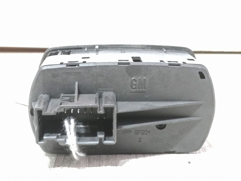 Recambio de mando elevalunas delantero izquierdo para opel corsa d (s07) 1.0 (l08, l68) referencia OEM IAM 13258521AA 315625731 