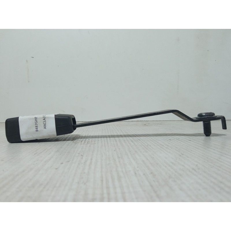 Recambio de anclaje cinturon delantero derecho para renault clio iii (br0/1, cr0/1) 1.2 16v (br02, br0j, br11, cr02, cr0j, cr11)